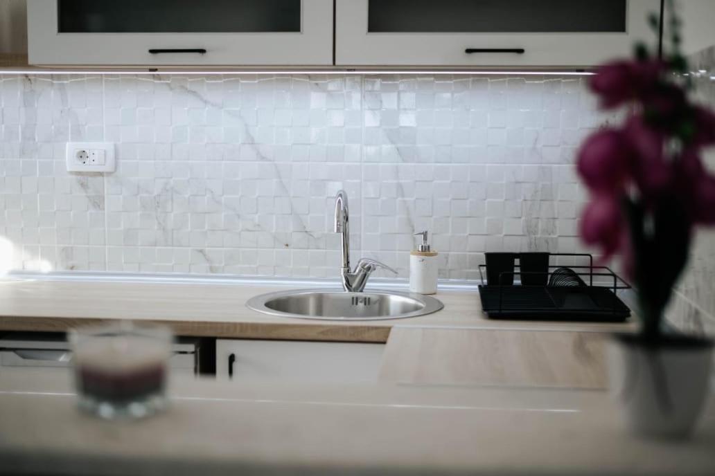 Apartmani Vittoria Бар Екстериор снимка