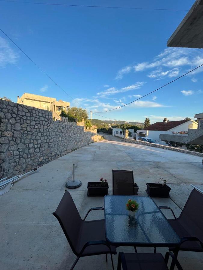 Apartmani Vittoria Бар Екстериор снимка