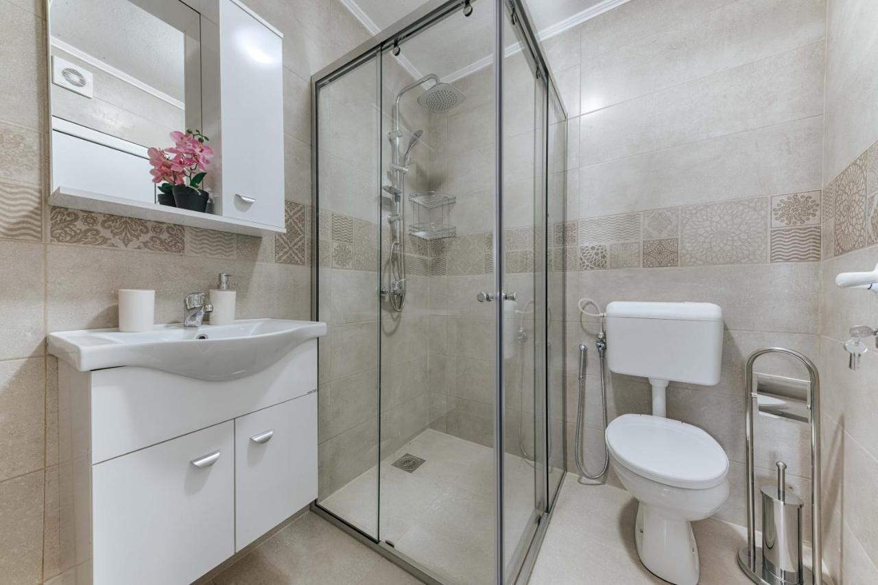 Apartmani Vittoria Бар Екстериор снимка
