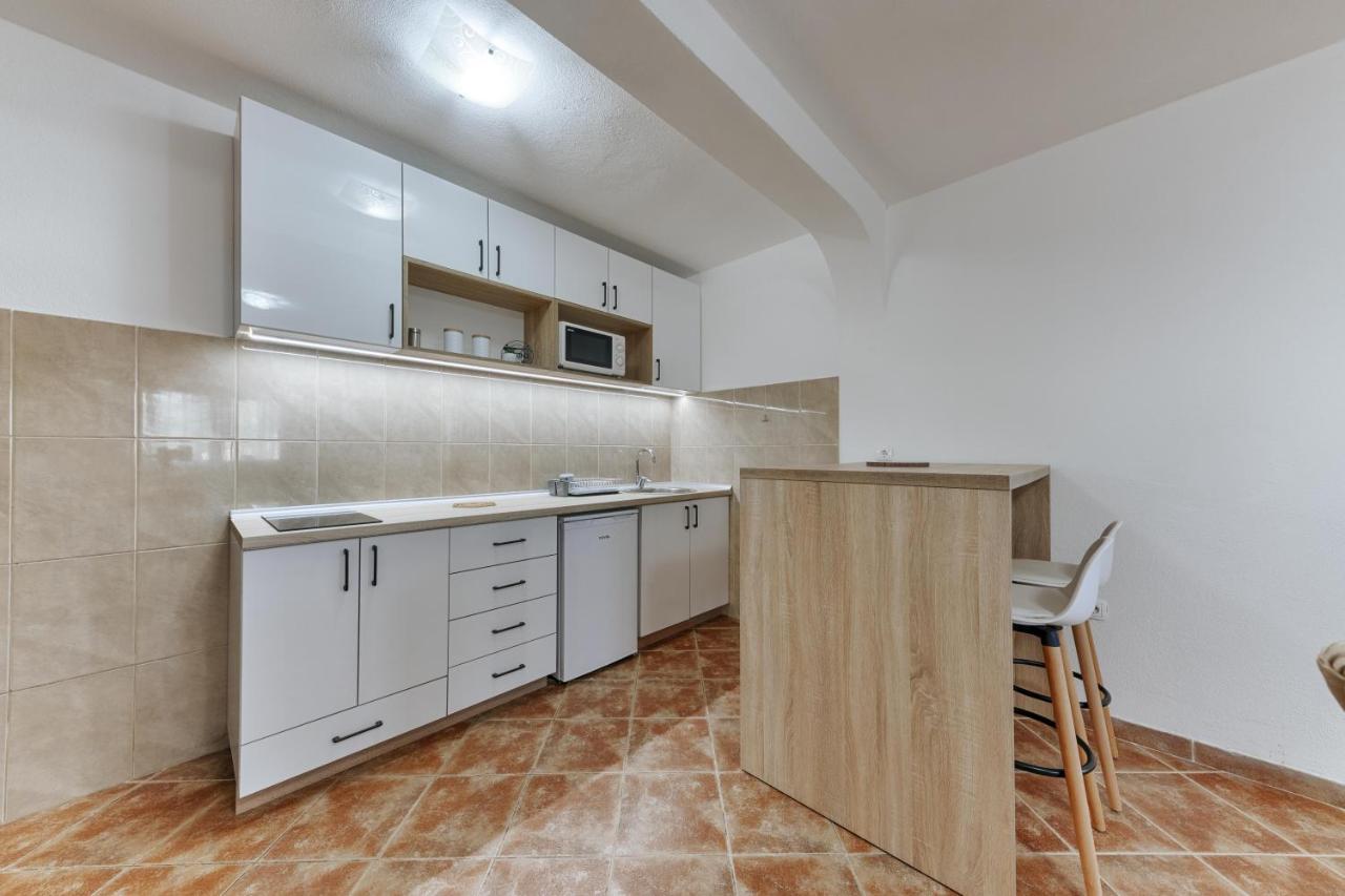 Apartmani Vittoria Бар Екстериор снимка